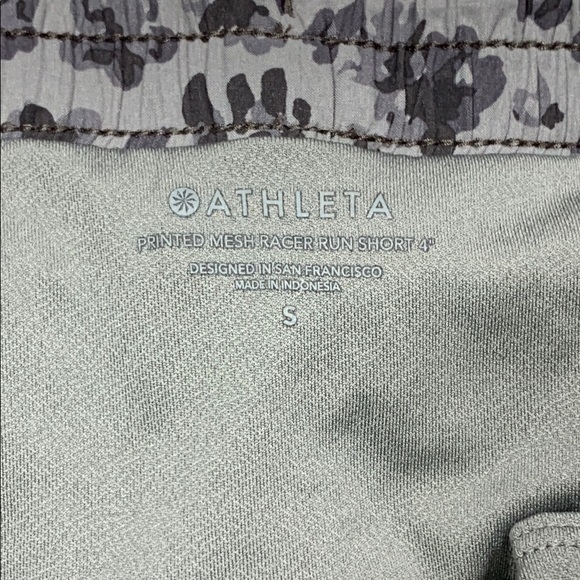Athleta Gray Leopard Print Shorts size Small - Picture 9 of 9